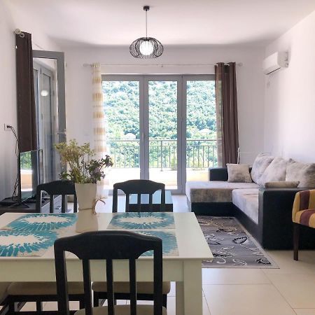 Lavender Bay Apartment D9 Morinj Bagian luar foto