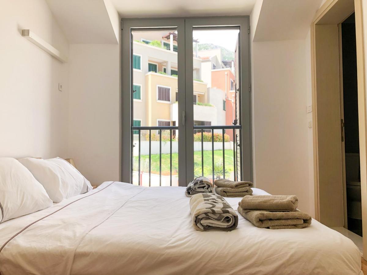 Lavender Bay Apartment D9 Morinj Bagian luar foto