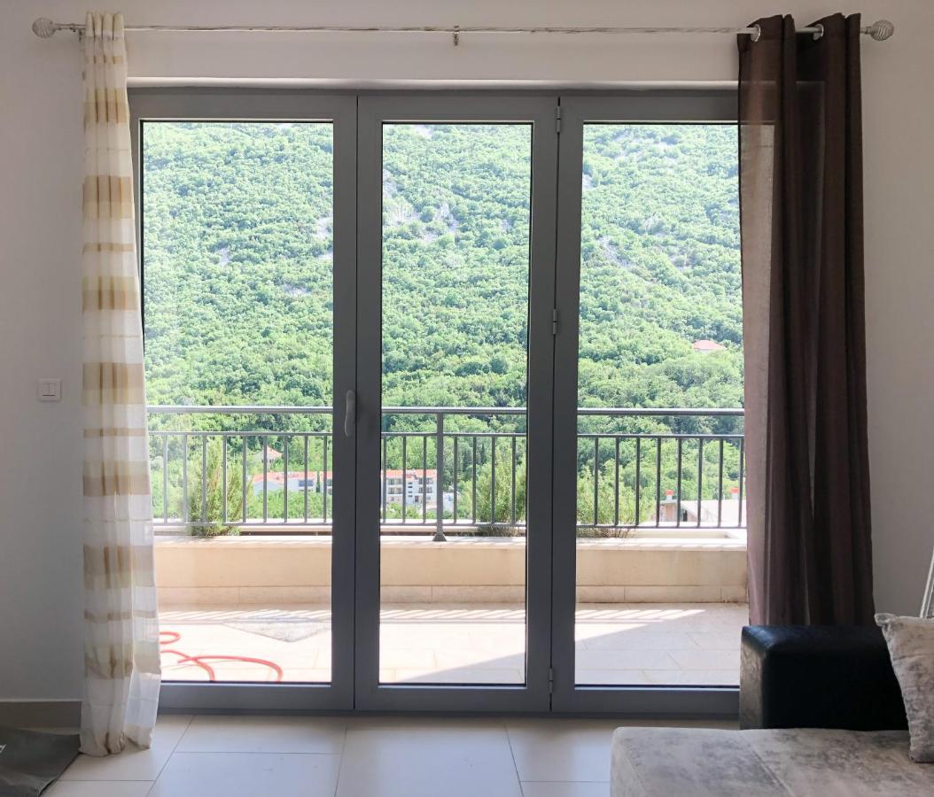 Lavender Bay Apartment D9 Morinj Bagian luar foto